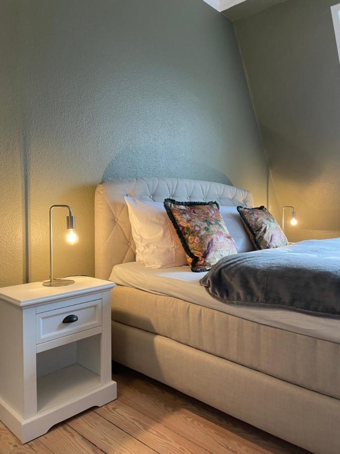 Schoene Grosse 4 Zimmer-Altbauwohnung كيل المظهر الخارجي الصورة