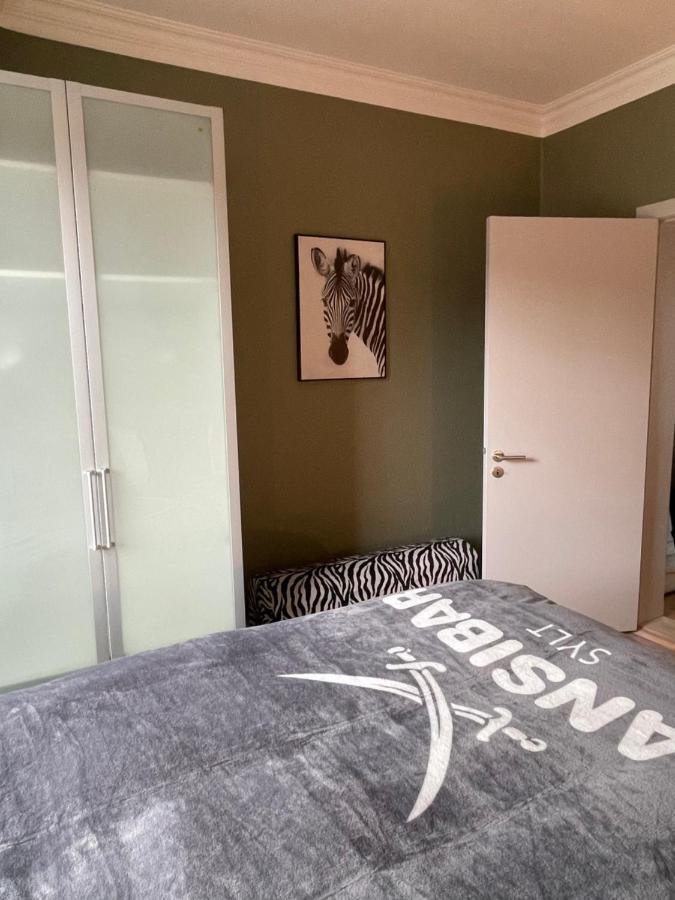 Schoene Grosse 4 Zimmer-Altbauwohnung كيل المظهر الخارجي الصورة