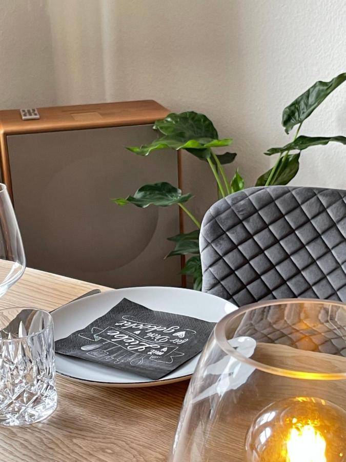 Schoene Grosse 4 Zimmer-Altbauwohnung كيل المظهر الخارجي الصورة